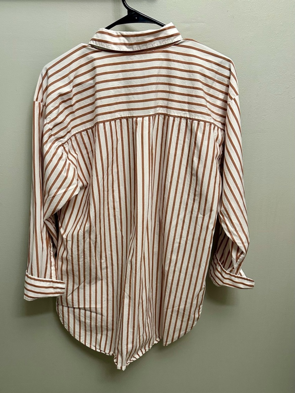 LOFT Striped Poplin Everyday Oversized Pocket Shirt - Picture 5 of 9